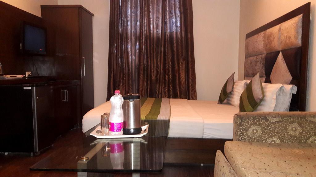 Hotel Vanson Villa - Near Connaught Place Нью-Делі Екстер'єр фото